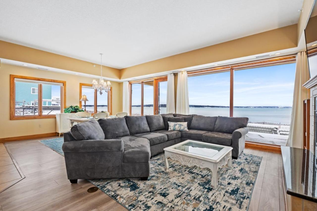 Sugar Beach Villa 1012 Luxury Waterfront Condo Traverse City Exterior foto