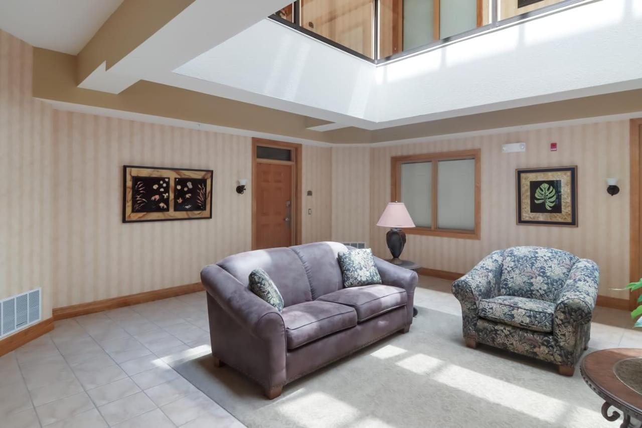 Sugar Beach Villa 1012 Luxury Waterfront Condo Traverse City Exterior foto
